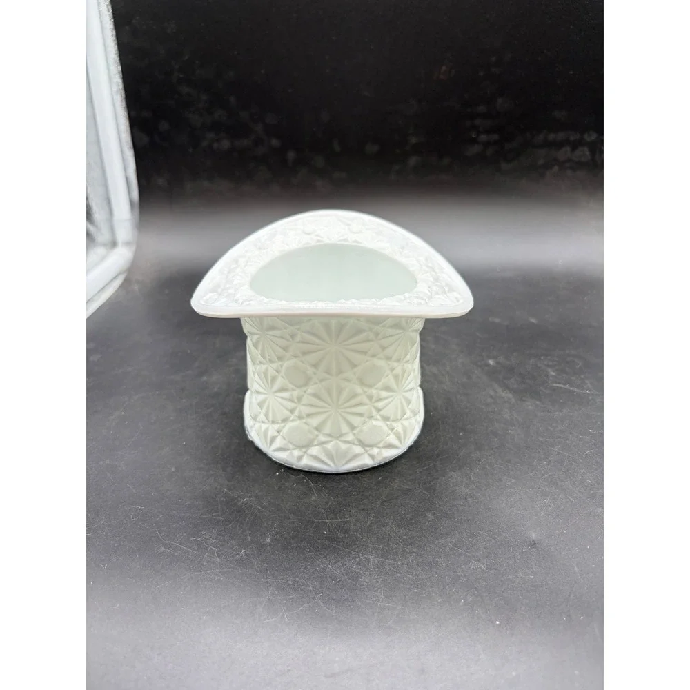 Vintage Fenton Milk Glass Daisy and Button Top Hat Whimsy White